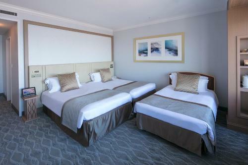 Yokohama Royal Park Hotel