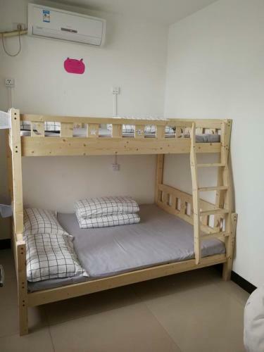Huashan Mountain Baolianju International Youth Hostel