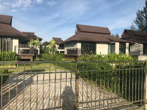 Hotel The Hip Resort @ Khao Lak