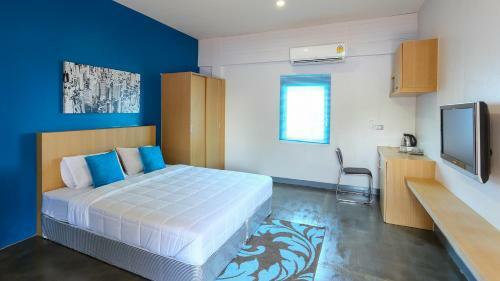 Hostal Bangtao Guest House