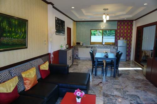 Hotel Bangtao Varee Beach