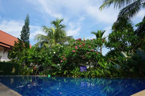 Hotel Bangtao Varee Beach