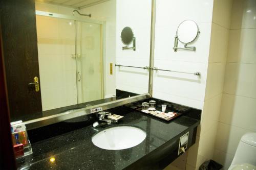 Linyi Yonghe Business Hotel