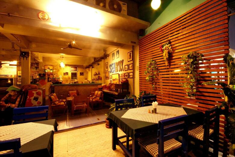 Hostal Khaolak Seafan Bed & Breakfast