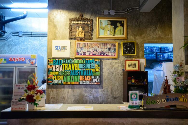 Hostal Khaolak Seafan Bed & Breakfast