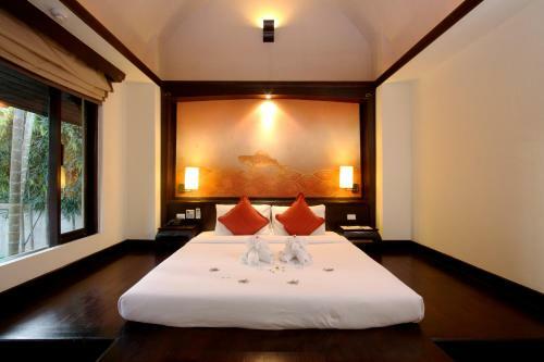 Hotel The Village Resort & Spa