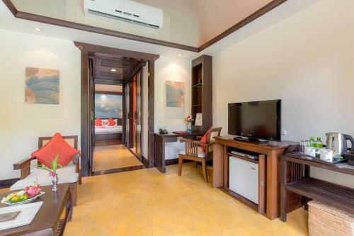 Hotel The Village Resort & Spa
