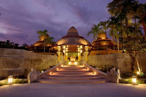 Hotel The Village Resort & Spa
