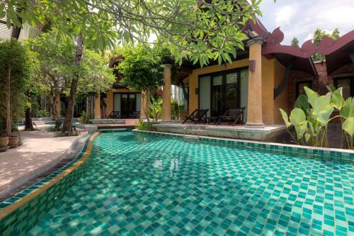 Hotel The Village Resort & Spa