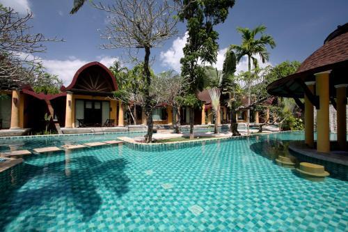 Hotel The Village Resort & Spa