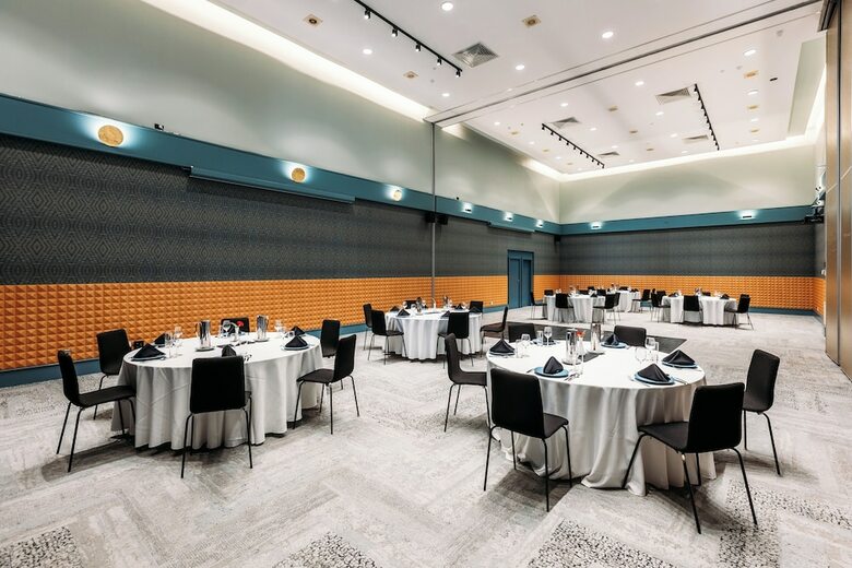 Naumi Auckland Airport Hotel