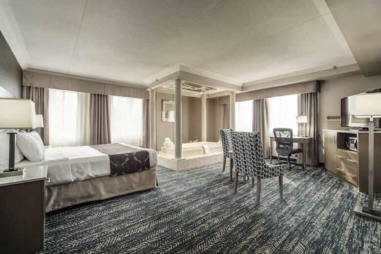 Hotel Monte Carlo Inns - Brampton Suites