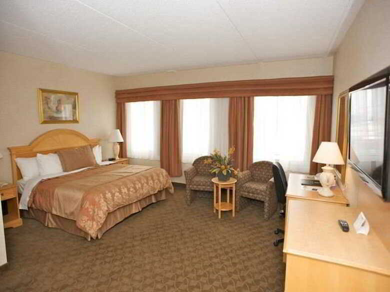 Hotel Monte Carlo Inns - Brampton Suites