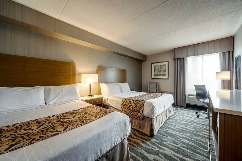 Hotel Monte Carlo Inns - Brampton Suites