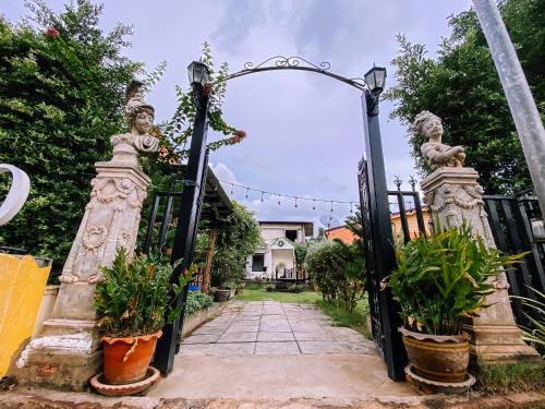 Hotel The Castello Resort