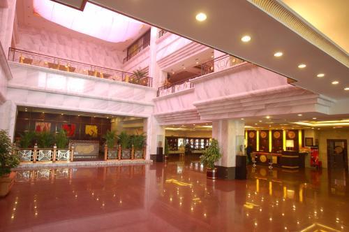 Luoyang Aviation Hotel