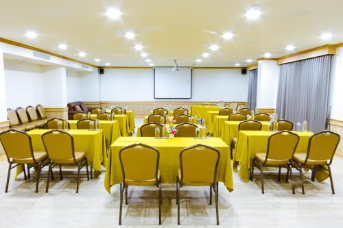 Hotel Airport Resort