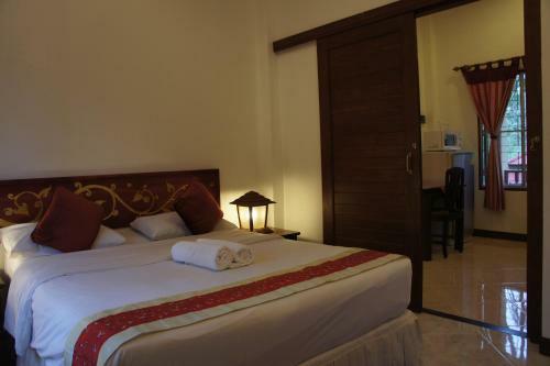 Hotel Palm Village