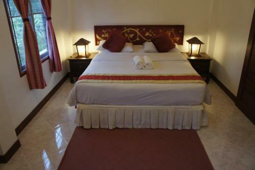 Hotel Palm Village