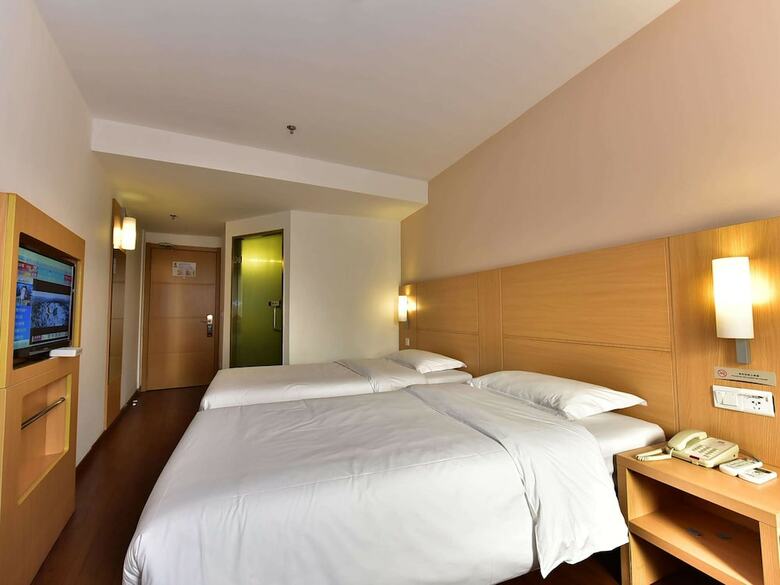 Hotel Ibis Ningbo Tianyi Square