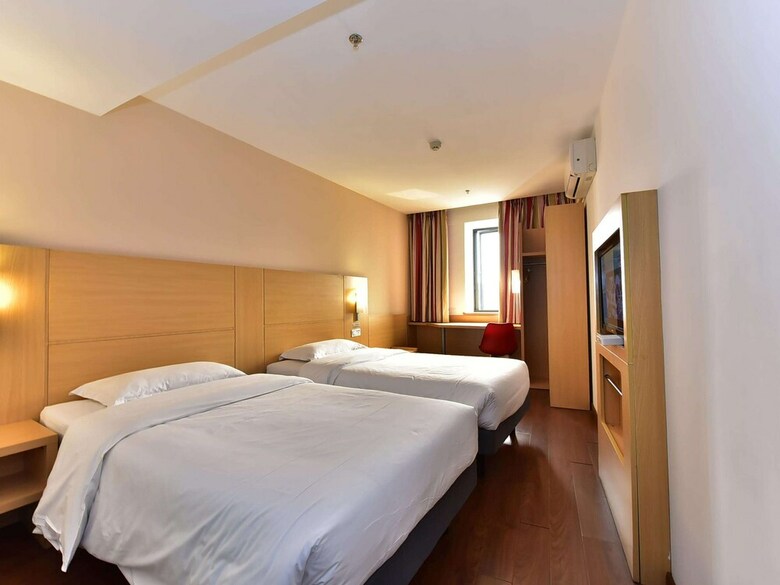 Hotel Ibis Ningbo Tianyi Square
