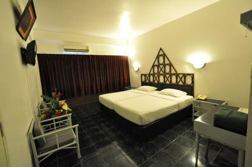 Basaya Beach Hotel & Resort