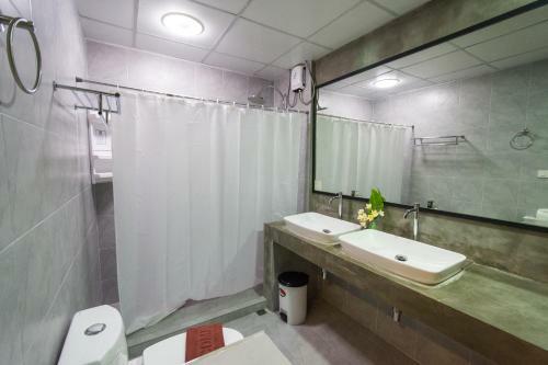 Basaya Beach Hotel & Resort