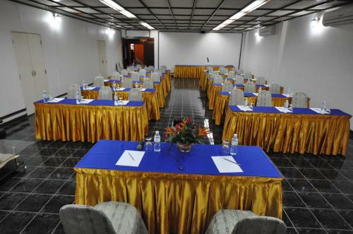 Basaya Beach Hotel & Resort