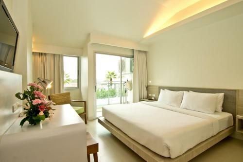 Sunshine Hotel & Residences