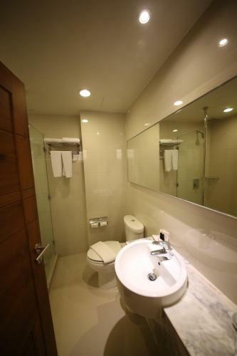 Sunshine Hotel & Residences