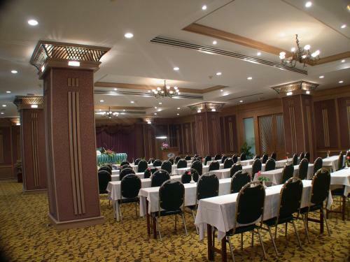 Long Beach Cha-am Hotel