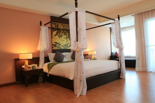 Hotel Grand Pacific Sovereign Resort & Spa