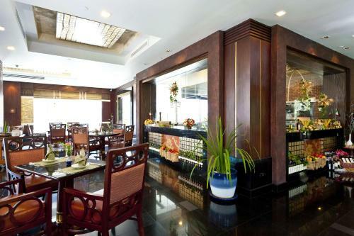 Hotel Grand Pacific Sovereign Resort & Spa