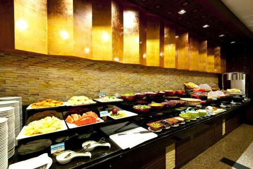 Hotel Grand Pacific Sovereign Resort & Spa