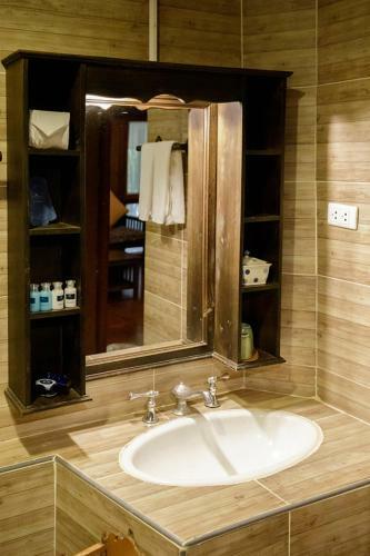 Hotel Phowadol Resort And Spa