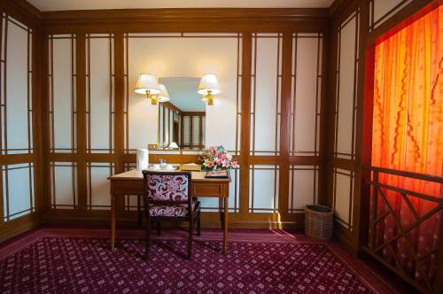 Diamond Plaza Hotel