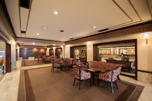 Diamond Plaza Hotel