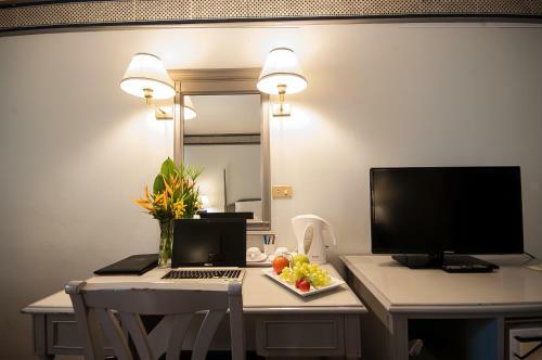 Diamond Plaza Hotel