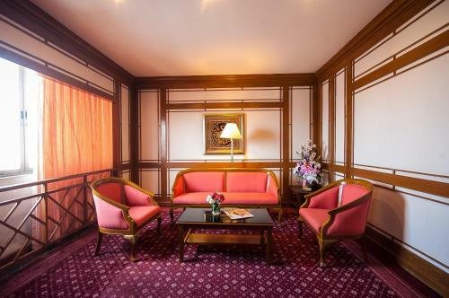 Diamond Plaza Hotel