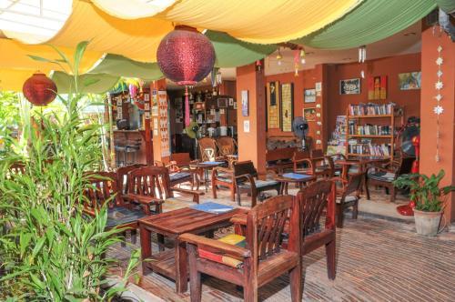 Hostal All In 1 Guesthouse