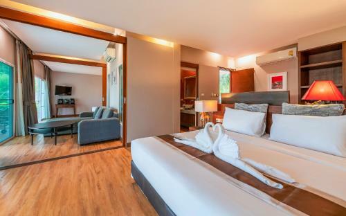 Hotel C&n Kho Khao Beach Resort