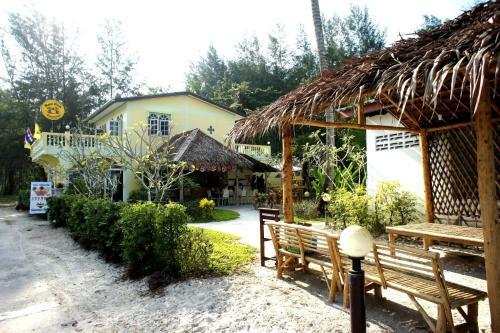 Hostal Roo Poo Guest House