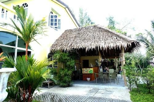 Hostal Roo Poo Guest House