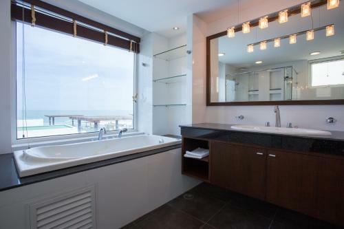 Hotel The Verona Hua Hin