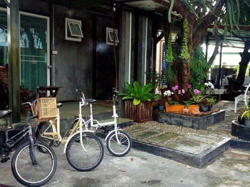 Hostal The Old Car Guesthouse