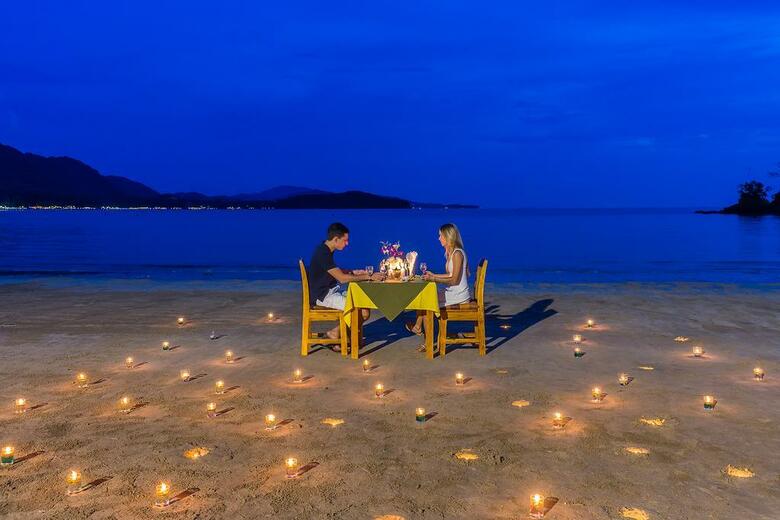Hotel Kaw Kwang Beach Resort