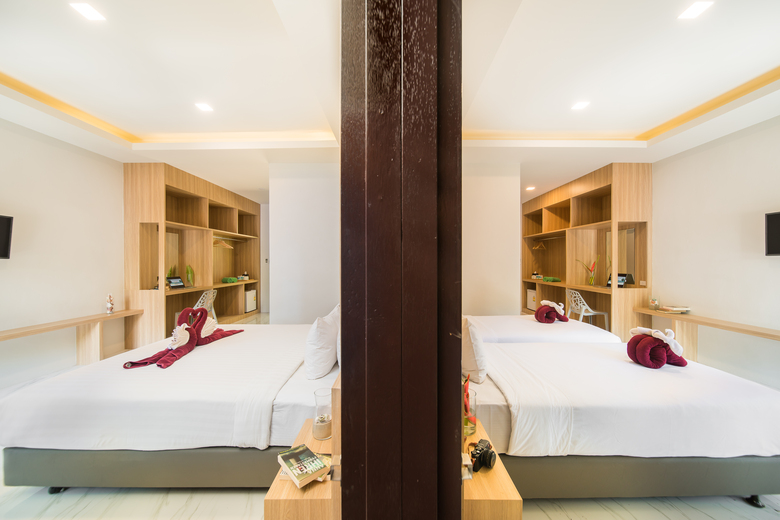 Hotel Kaw Kwang Beach Resort