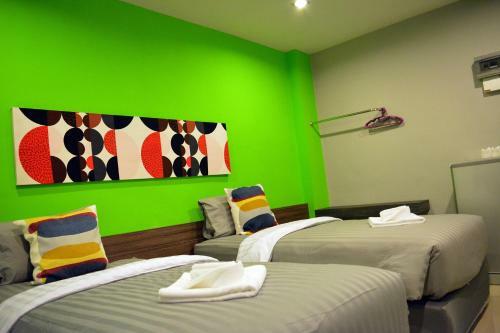 Hotel Krabi Inn & Omm