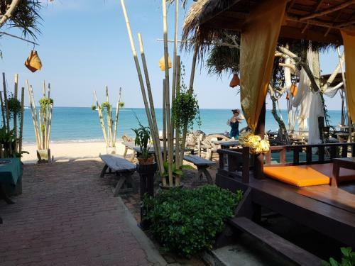 Hotel Clean Beach Resort