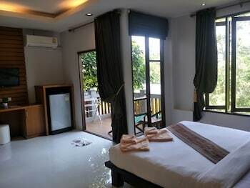 Hotel Lanta Intanin Resort